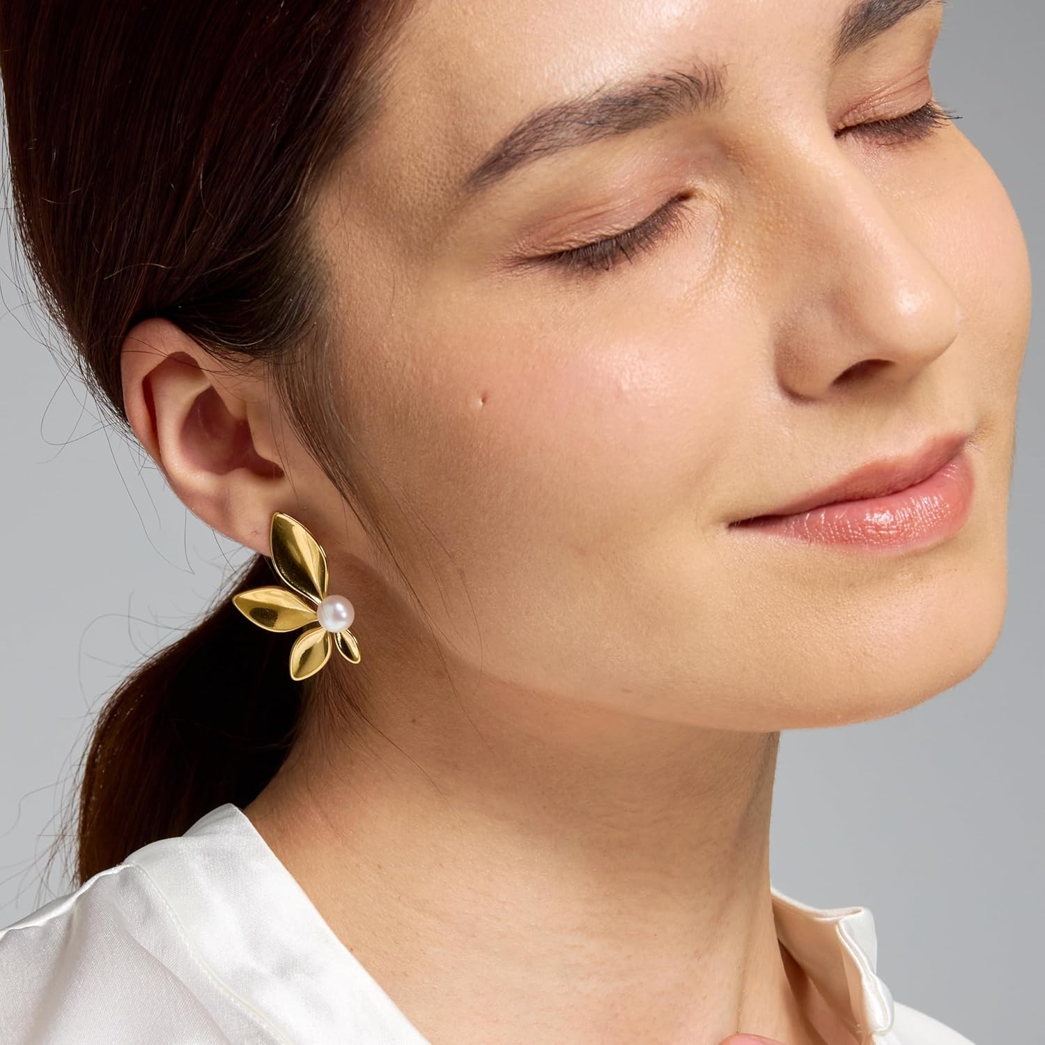 Real Freshwater Pearl Flower Earrings, 14K Gold PVD Waterproof Stainless Steel Studs, Elegant Floral Non-Tarnish Hypoallergenic Jewelry, Lightweight Comfortable Everyday Statement Gift